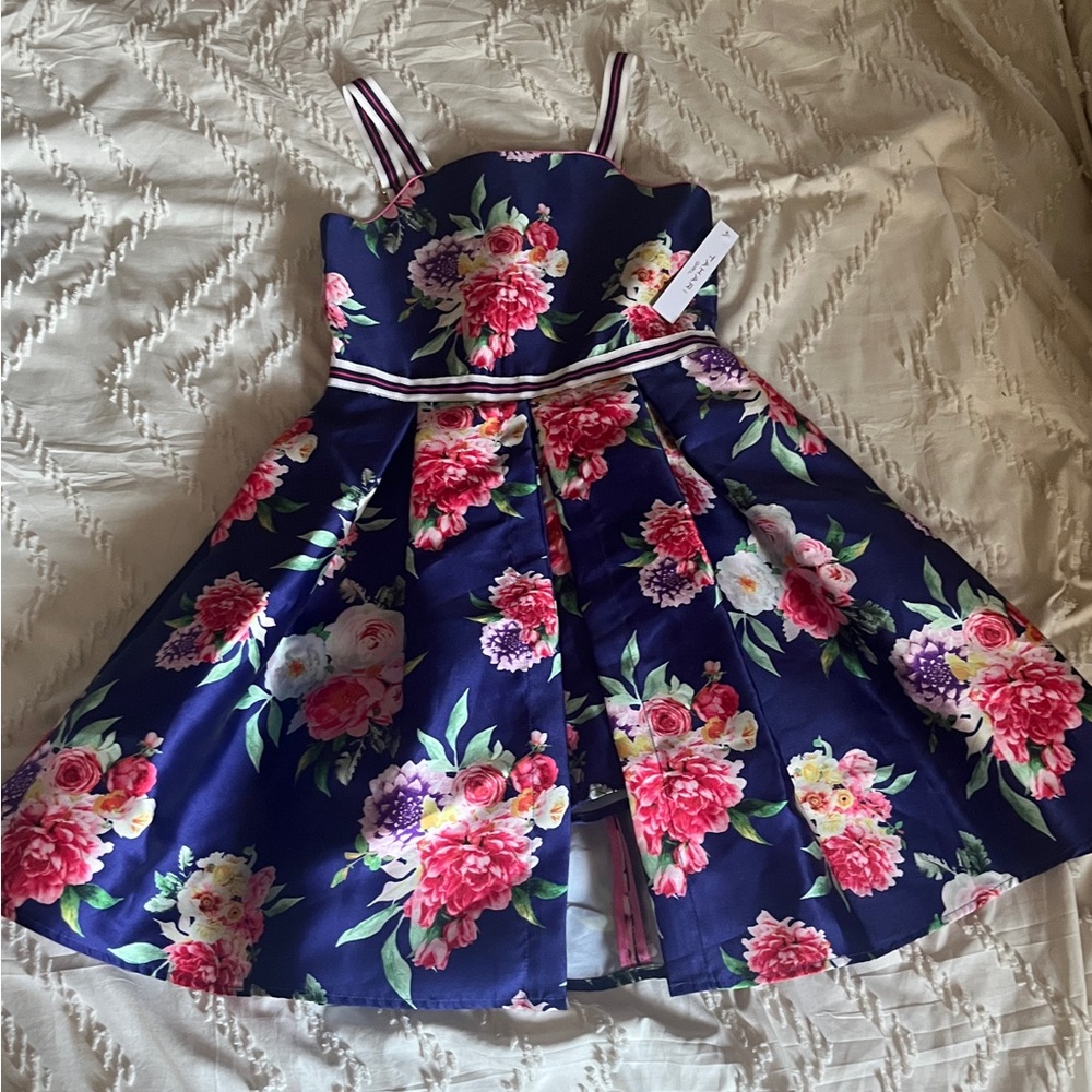 NWT Beautiful Tahari Girl Size 10 Floral Dress with built in shorts